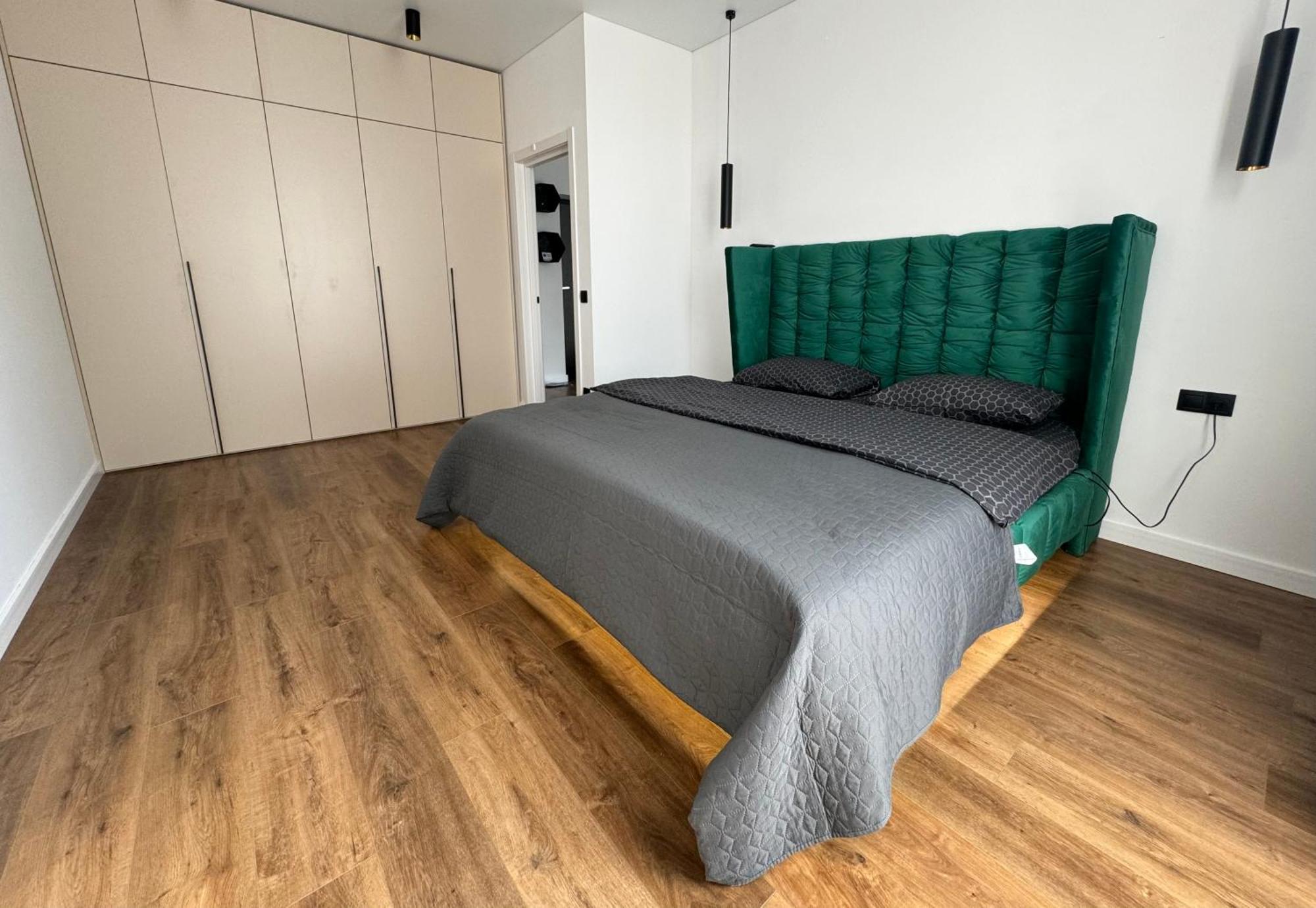 Apartment Crystal & Parkland *