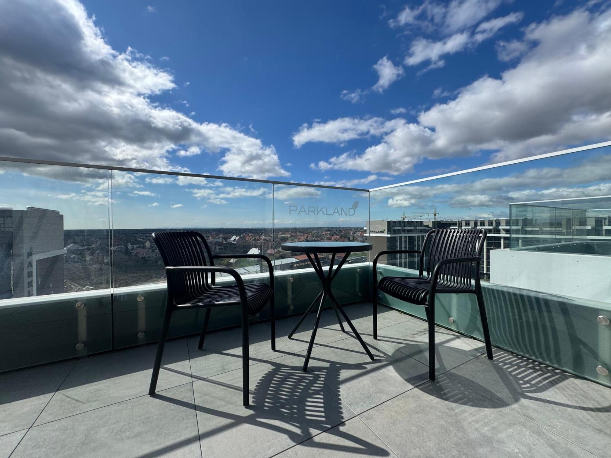Crystal & Parkland Apartment